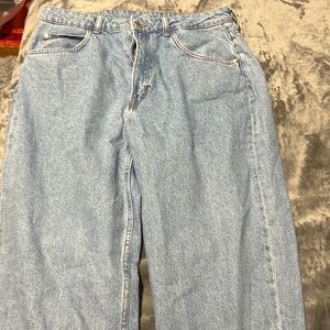 Light washed baggy jeans